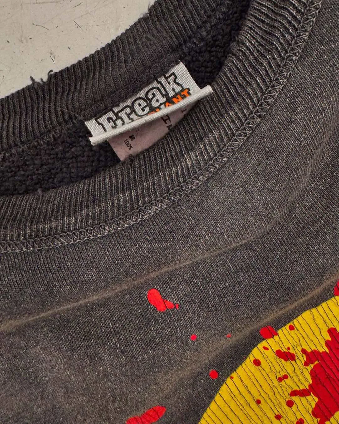 SAINT Mxxxxxx x CACTUS PLANT FLEA MARKET SMILE SWEATER SHIRT CPFM co-branded sweatshirt with smiley face, washed black S-XL, ready-to-wear Assute dyeing, heavy fermentation washing, multi-position spray fading, ultra-complex manual polishing/destruction treatment/special shearing treatment, special striped cuffs/multi-position shearing/pure handmade graffiti and dirty The only correct co-branded main wheat label/wash water label/little angel anti-counterfeiting label in the entire network
